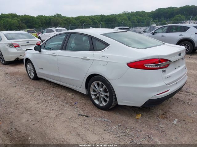 2019 FORD FUSION HYBRID 3FA6P0LU1KR137574 Photo 2