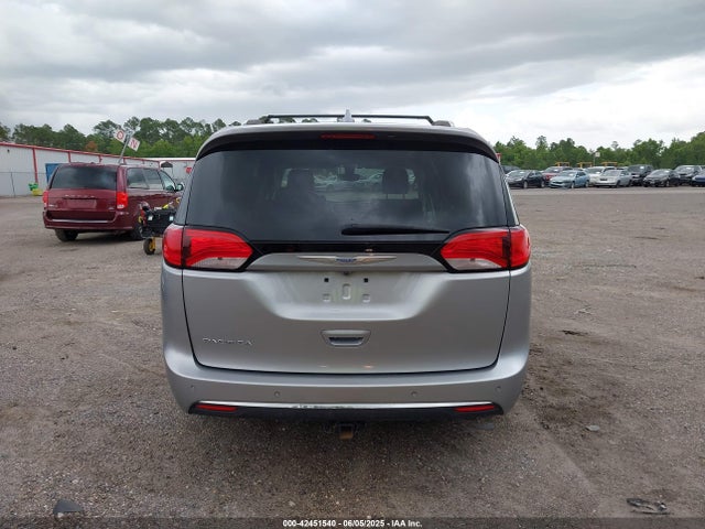 Chrysler Pacifica Touring L 2018 2C4RC1BG0JR142225 Image 16