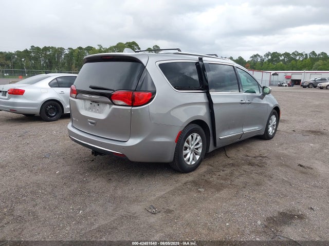 Chrysler Pacifica Touring L 2018 2C4RC1BG0JR142225 Image 4