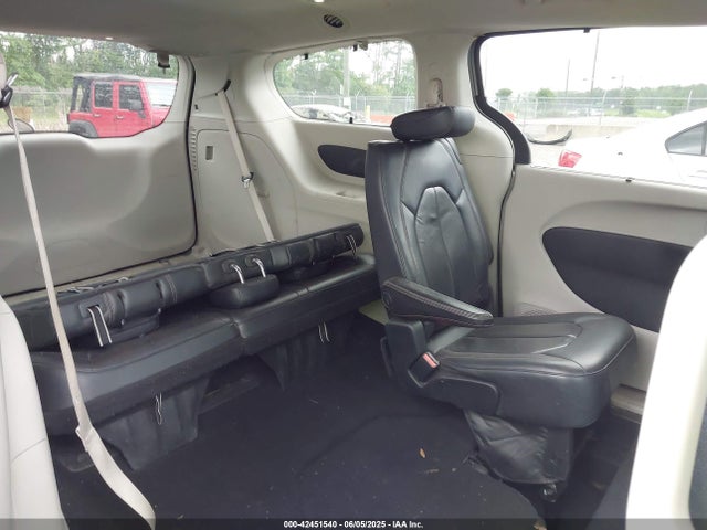 Chrysler Pacifica Touring L 2018 2C4RC1BG0JR142225 Image 8