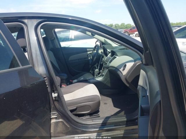 1G1PA5SH4E7240221 Chevrolet Cruze Ls Auto