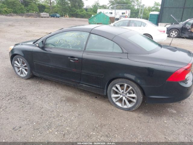 2011 VOLVO C70 YV1672MC7BJ112128 Photo 2