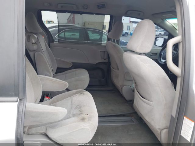 5TDKK3DC3FS552378 Toyota Sienna Le 8 Passenger