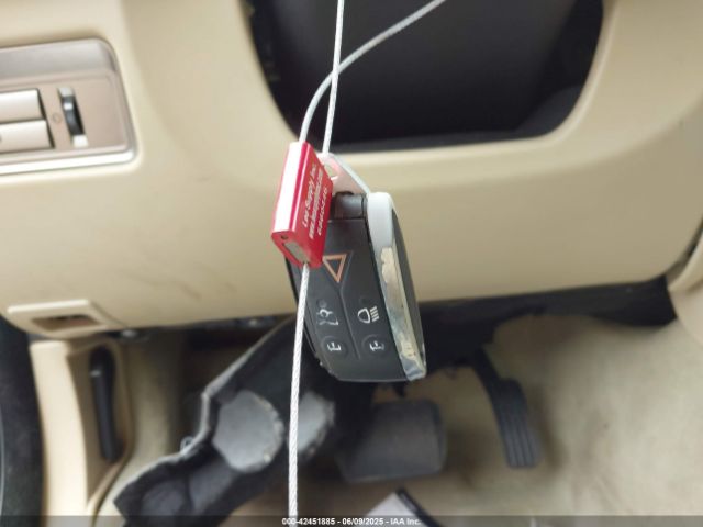 2011 JAGUAR XF SAJWA0GB9BLS18116 Photo 10