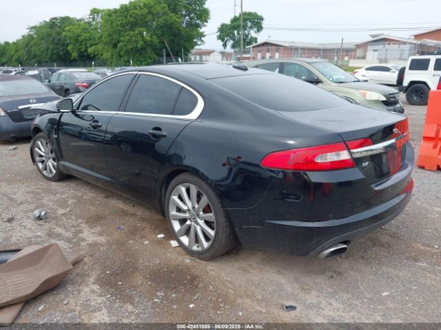 2011 JAGUAR XF SAJWA0GB9BLS18116 Photo 2