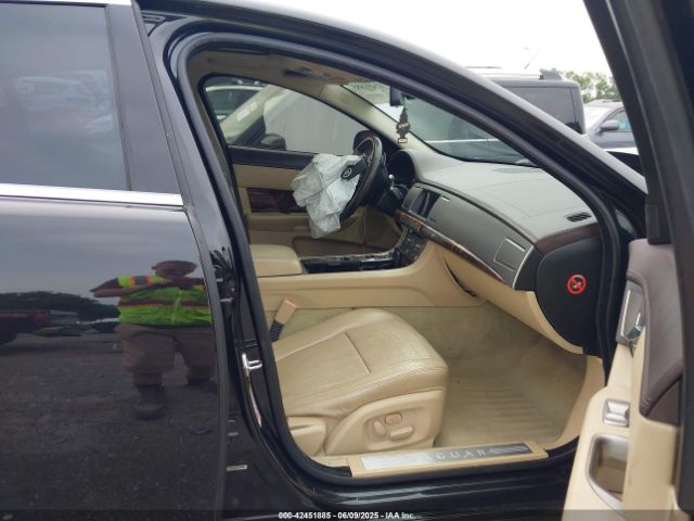 2011 JAGUAR XF SAJWA0GB9BLS18116 Photo 4