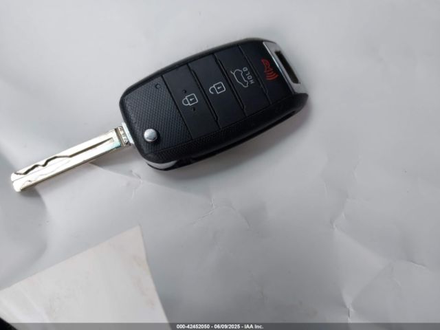 KNDJN2A2XH7486594 KIA Soul !