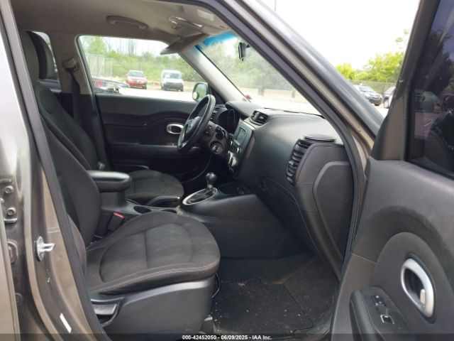 KNDJN2A2XH7486594 KIA Soul !