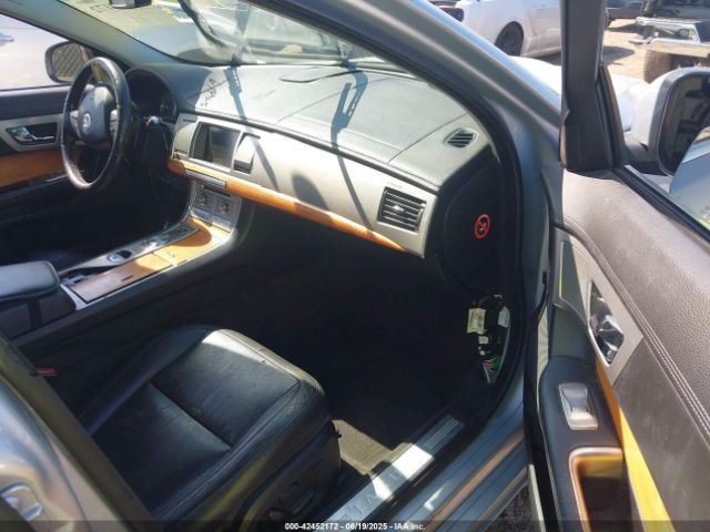 2010 JAGUAR XF SAJWA0FA2AHR59492 Photo 4