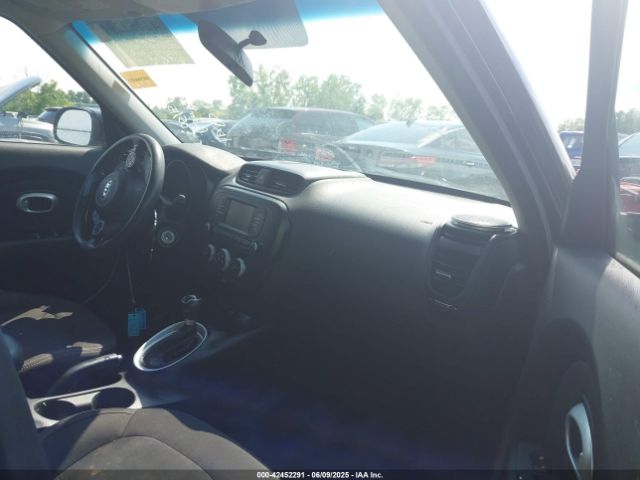 KNDJN2A27J7903871 KIA Soul