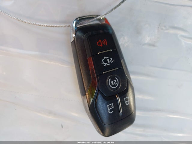 3LN6L2LU4FR604604 Lincoln 2015
