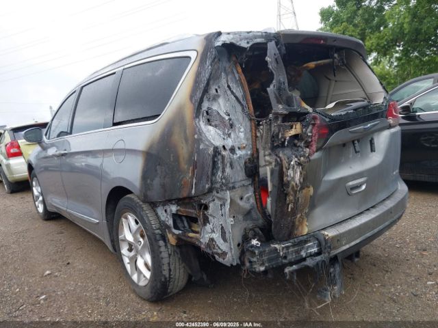 2020 CHRYSLER PACIFICA 2C4RC1GG2LR125406 Photo 2