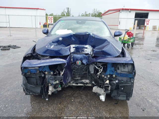 Alfa Romeo 2017 2017 ZARFAEDN2H7545488 Image 13