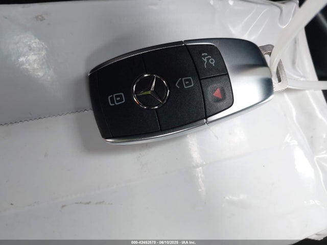 W1N4N4HB9PJ501806 Mercedes-Benz m260