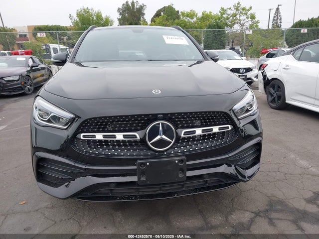 W1N4N4HB9PJ501806 Mercedes-Benz m260