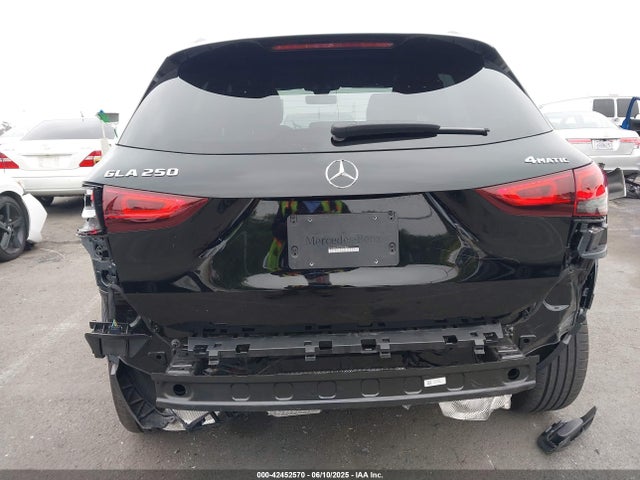 W1N4N4HB9PJ501806 Mercedes-Benz m260