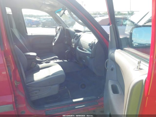 2005 JEEP LIBERTY 1J4GK48K15W515206 Photo 4