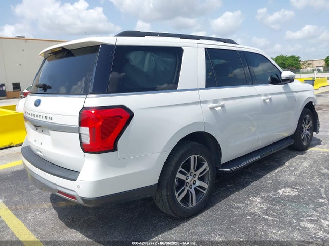 1FMJU1HT0NEA10739 Ford Expedition Xlt