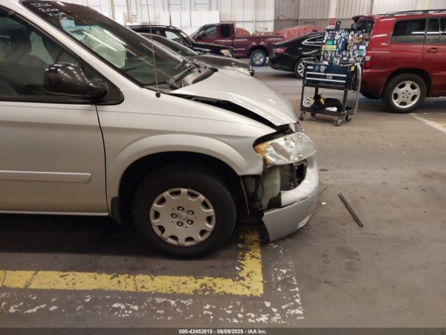 2004 CHRYSLER TOWN & COUNTRY 1C4GP44R34B515806 Photo 5