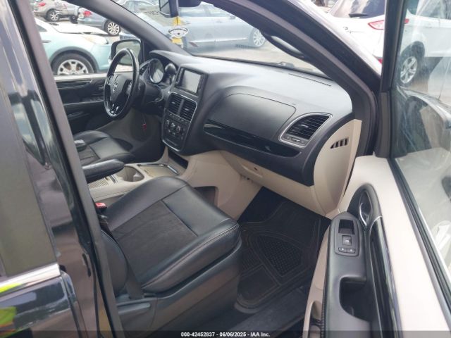 2C4RDGCG2KR797969 Dodge Grand Caravan Sxt
