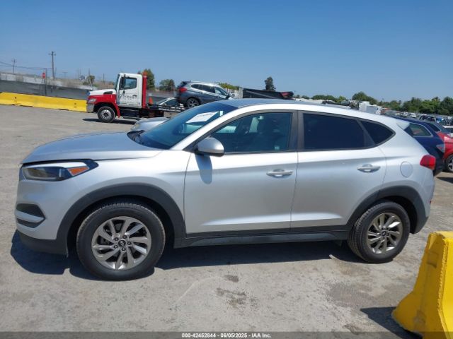 KM8J23A45HU541269 Hyundai TUCSON SE
