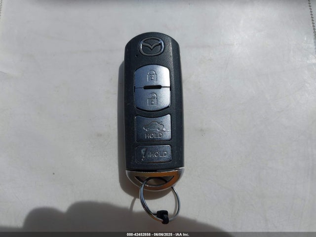 3MZBN1V33JM260505 Mazda py