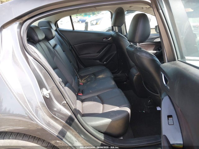 3MZBN1V33JM260505 Mazda py
