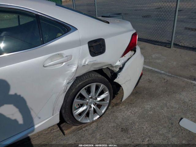 JTHBA1D21G5021832 Lexus IS 200T