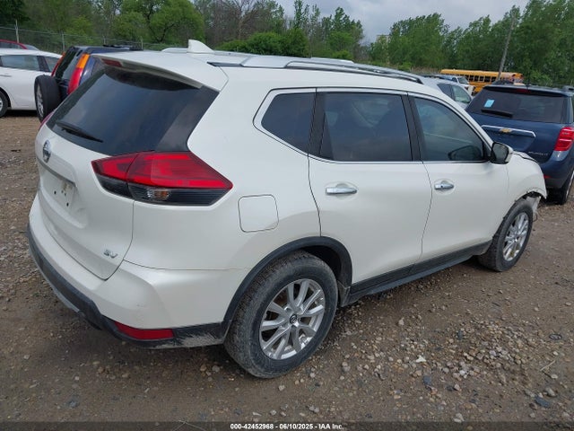 Nissan 2017 2017 JN8AT2MT9HW384613 Image 4
