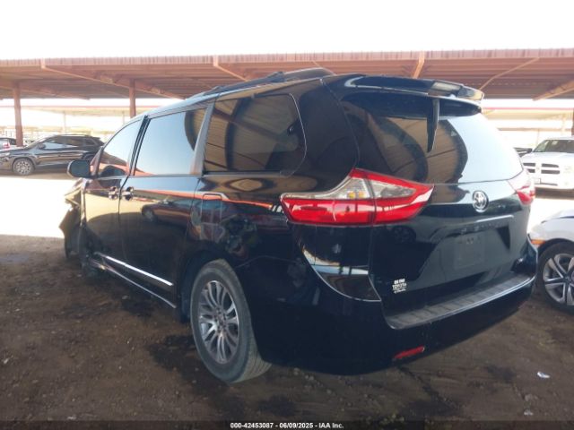 2020 TOYOTA SIENNA 5TDYZ3DC9LS077997 Photo 2