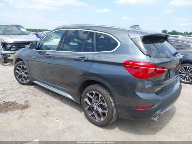 2022 BMW X1 WBXJG7C01N5U49348 Photo 2