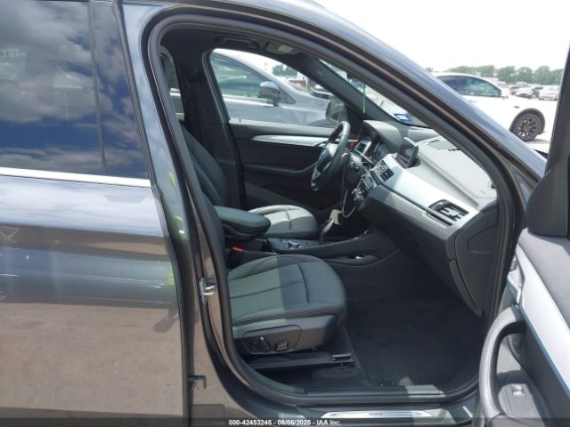 2022 BMW X1 WBXJG7C01N5U49348 Photo 4