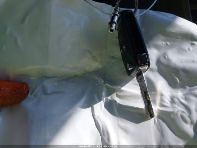 KL4CJGSB8EB711114 Buick luv