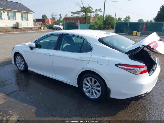 2020 TOYOTA CAMRY 4T1C11BK4LU010585 Photo 2