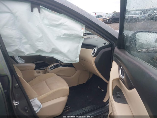 JN8AT2MT9GW008850 Nissan 2016