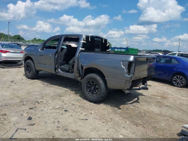 2018 NISSAN TITAN 1N6AA1EJ3JN500180 Photo 2