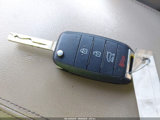 5XYPGDA55HG192680 KIA Sorento 3.3l Lx