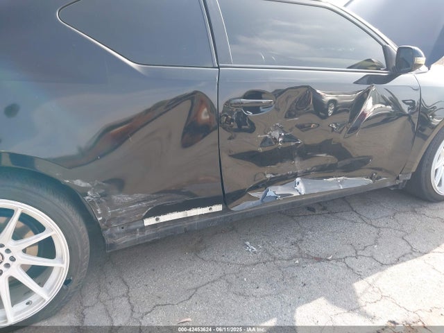 Scion 2ar-fe 2015 JTKJF5C73FJ012101 Image 17