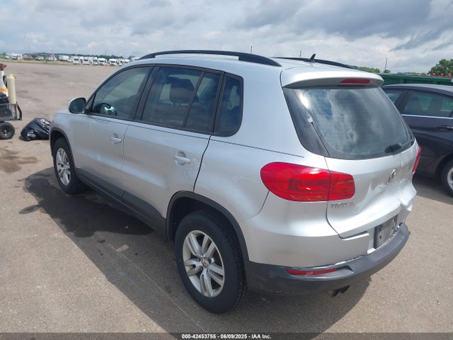 WVGBV7AX2GW016234 Volkswagen Tiguan