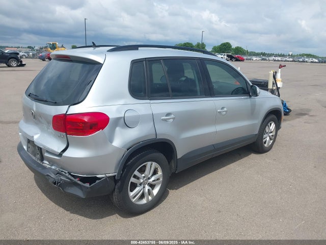 WVGBV7AX2GW016234 Volkswagen Tiguan