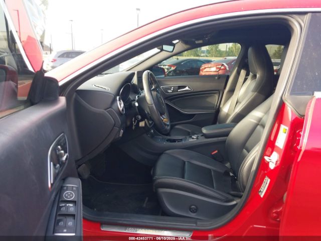 2018 MERCEDES-BENZ CLA 250 WDDSJ4EB5JN524570 Photo 4