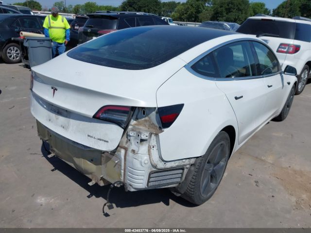 2018 TESLA MODEL 3 5YJ3E1EB0JF067005 Photo 3