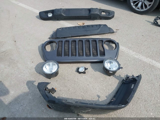 1C4GJXAG2NW164015 Jeep 2022