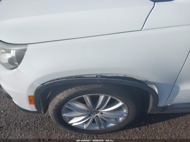 WVGAV3AX0EW598528 Volkswagen TIGUAN SE
