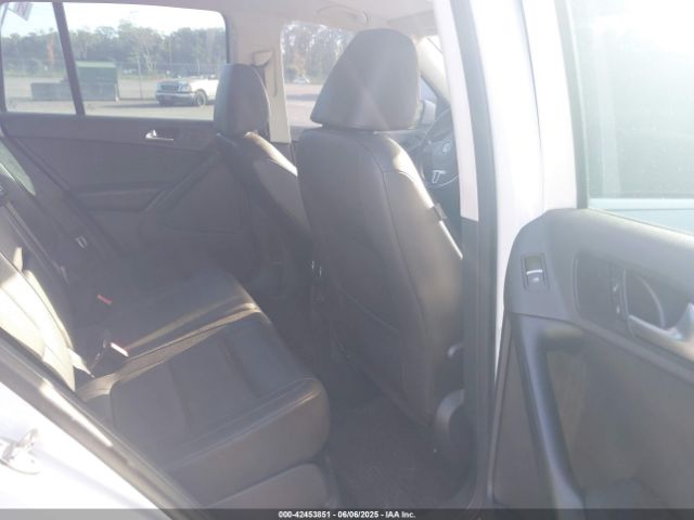 WVGAV3AX0EW598528 Volkswagen TIGUAN SE