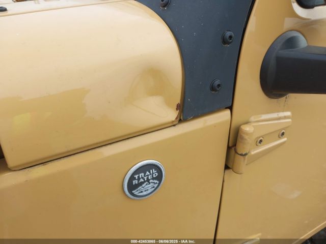 1C4BJWDG9EL100345 Jeep Wrangler Unlimited Sport