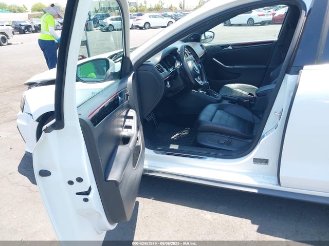 3VW4C7AJ1GM208000 Volks 2016