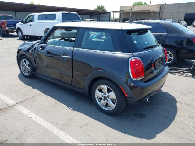 2016 MINI HARDTOP WMWXP5C56GT739605 Photo 2