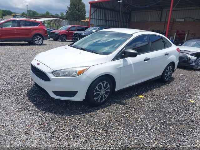 Ford 2015 2015 1FADP3E2XFL224267 Image 2