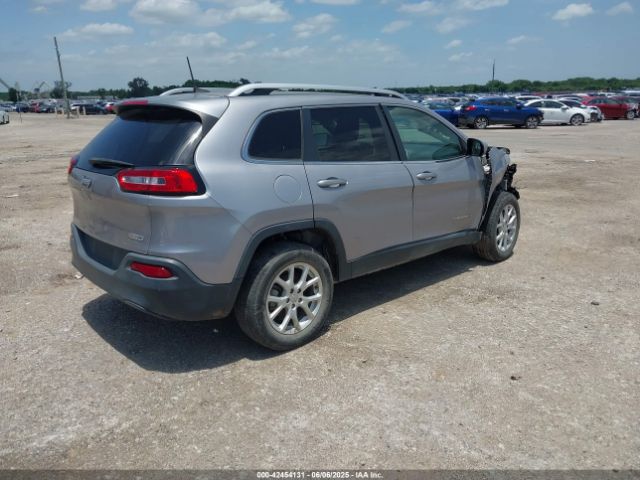 1C4PJLCB2JD596149 Jeep Cherokee Latitude Fwd